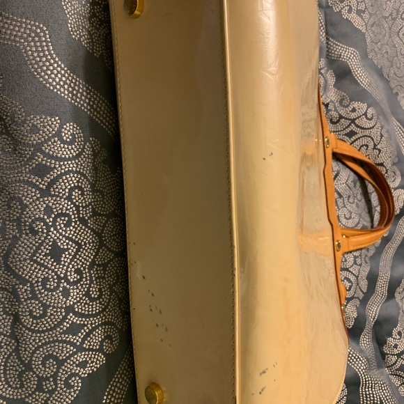 100% Authentic Louis Vuitton Brea MM - Picture 4 of 5